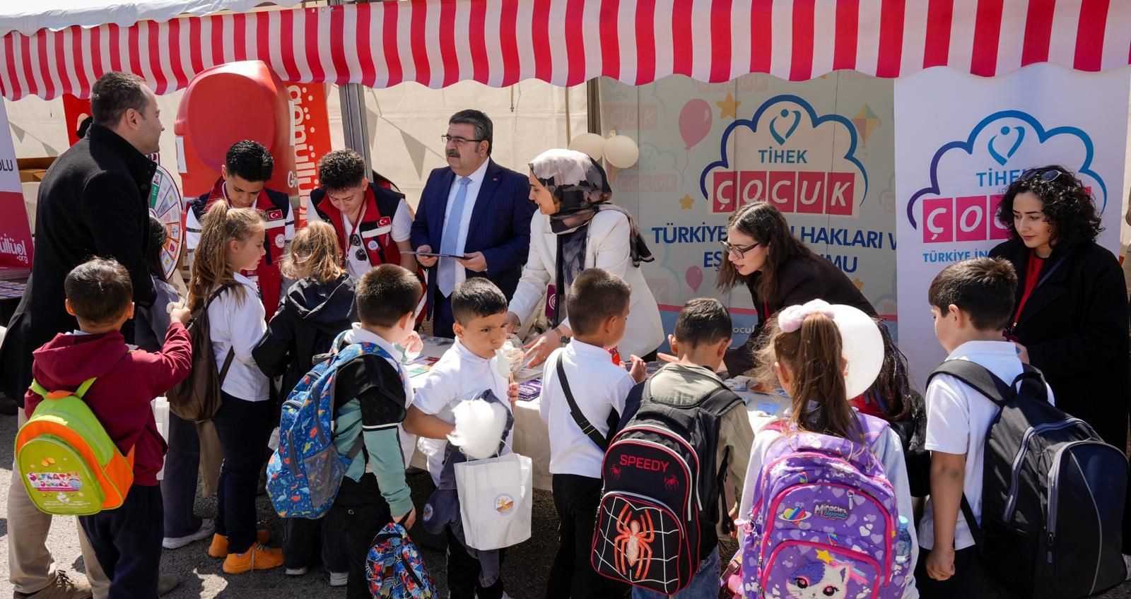 TBMM’nin Açılışının 106. Yıl Dönümü ve 23 Nisan Ulusal Egemenlik ve Çocuk Bayramı Kapsamında TİHEK Çocuk Standı Ziyaretçilere Açıldı