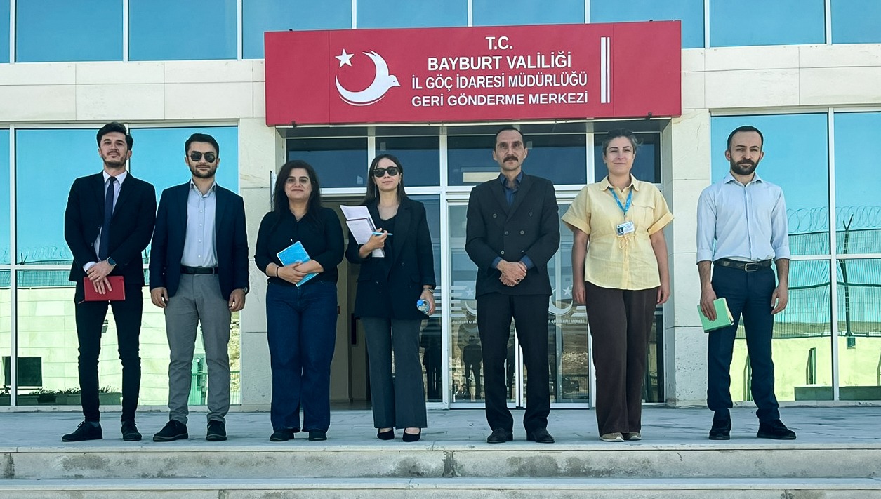 Bayburt Geri Gönderme Merkezine Habersiz Ziyaret 