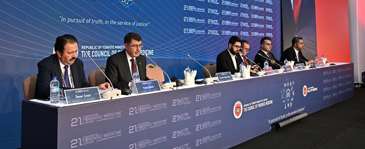 TİHEK Başkanı Vasip Şahin, Uluslararası 21. Adli Tıp Günleri’nde Oturum Başkanlığı Yaptı