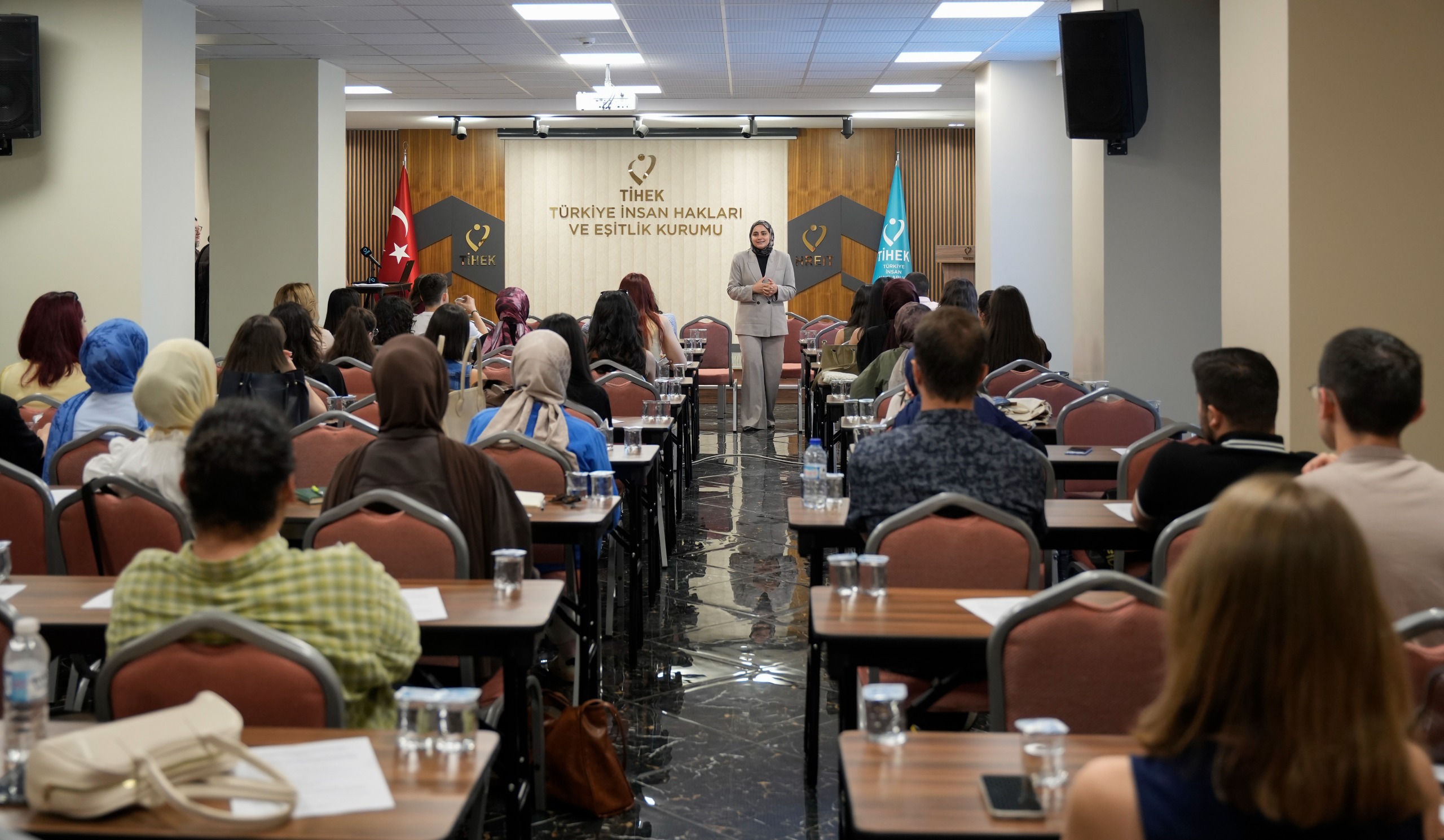 İnsan Hakları ve Eşitlik Hukuku Seminerleri Sertifika Programı'nın İkinci Haftası Başladı