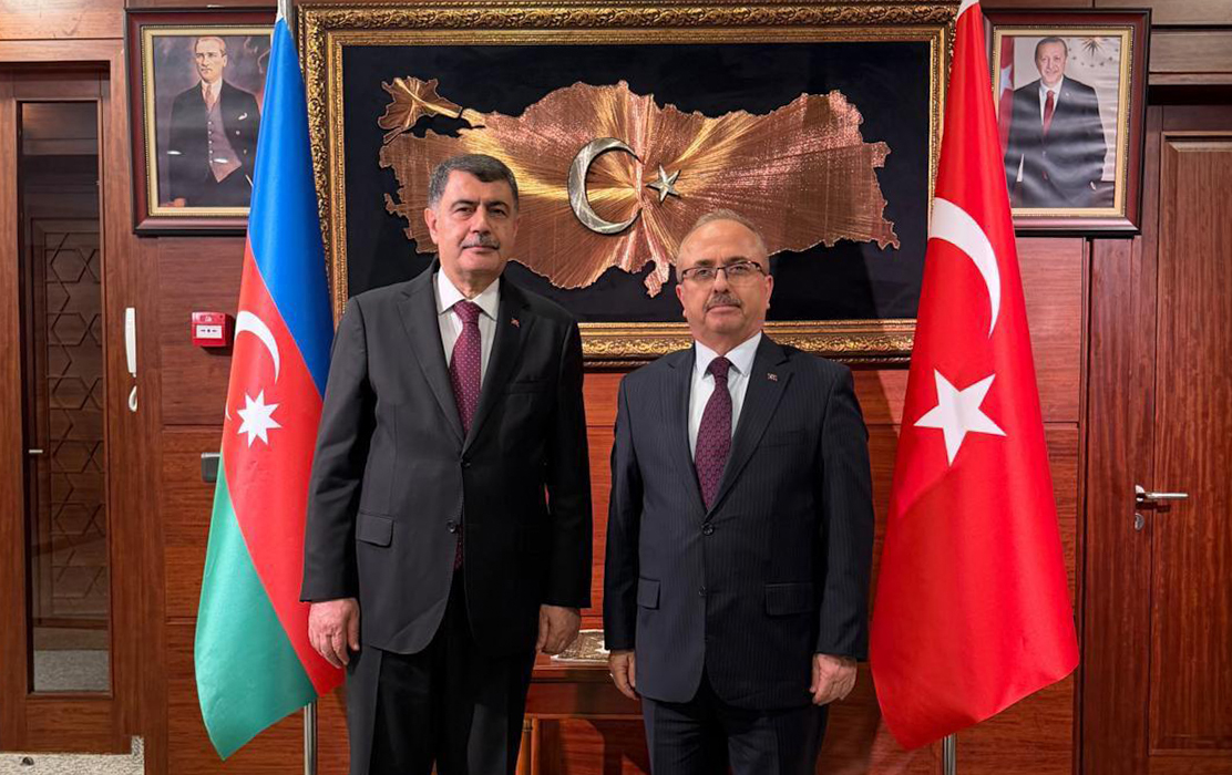 TİHEK Başkanı Vasip Şahin Türkiye Cumhuriyeti’nin Azerbaycan Cumhuriyeti nezdindeki Büyükelçisi Prof. Dr. Birol Akgün ile Bir Araya Geldi