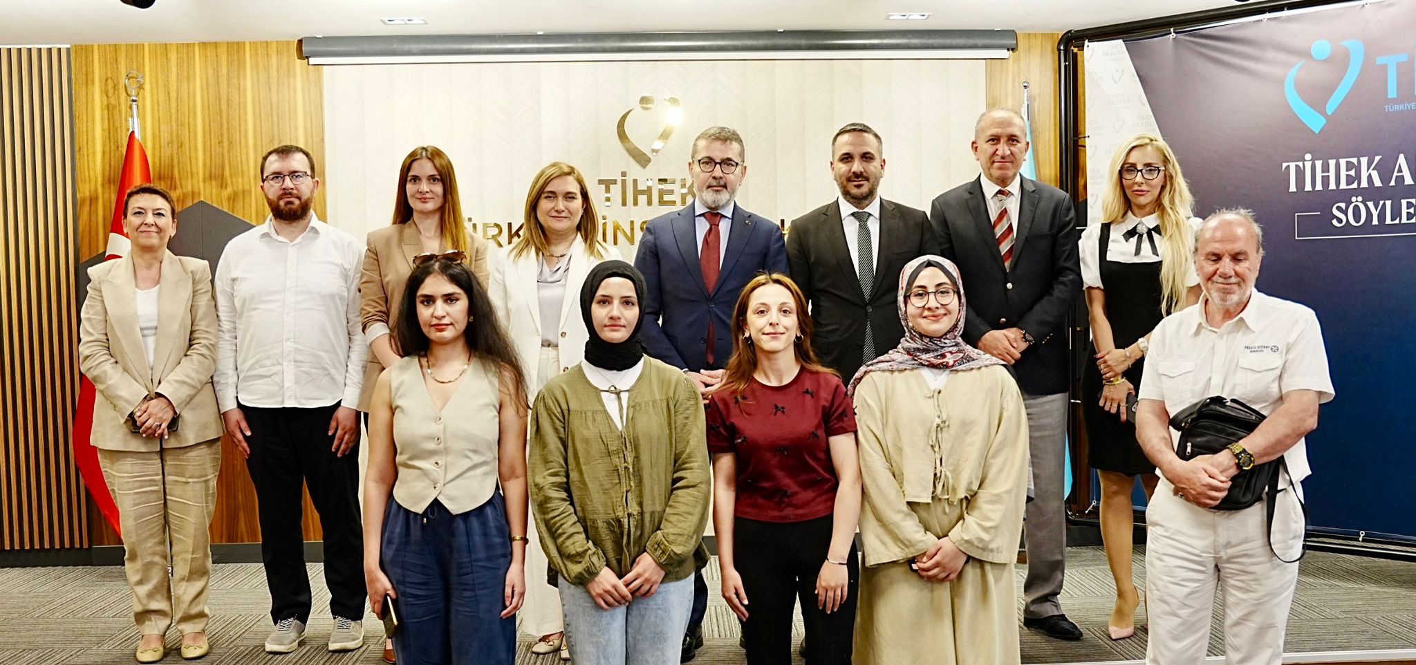 Prof. Dr. Emine ÖZMETE ile “Yaşlı İhmal ve İstismarını Önlemede Kültüre Duyarlı Bakım ve Duygusal Odaklı Yaklaşım” Konulu Söyleşi Gerçekleştirildi