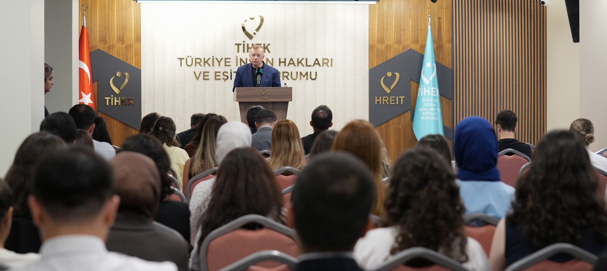 Türkiye İnsan Hakları ve Eşitlik Kurumu Personeline Yönelik “Türk Dış Politikası” Eğitimi Düzenlendi 