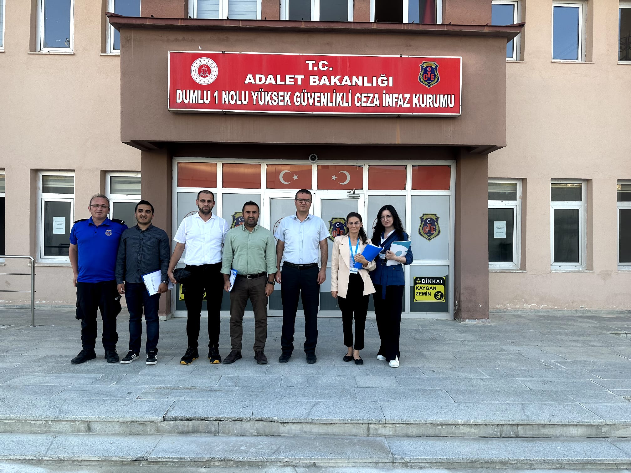 TİHEK heyeti, Dumlu 1 No'lu Yüksek Güvenlikli Kapalı Ceza İnfaz Kurumuna Bir Ziyaret Gerçekleştirdi